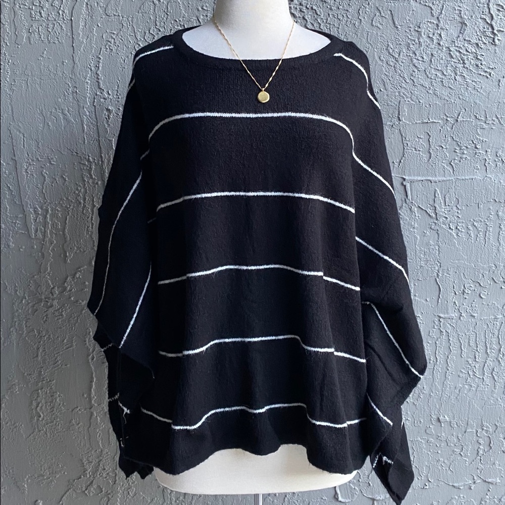 Umgee Black + Ivory Stripe 3/4 Sleeve Sweater - Picture 2 of 8